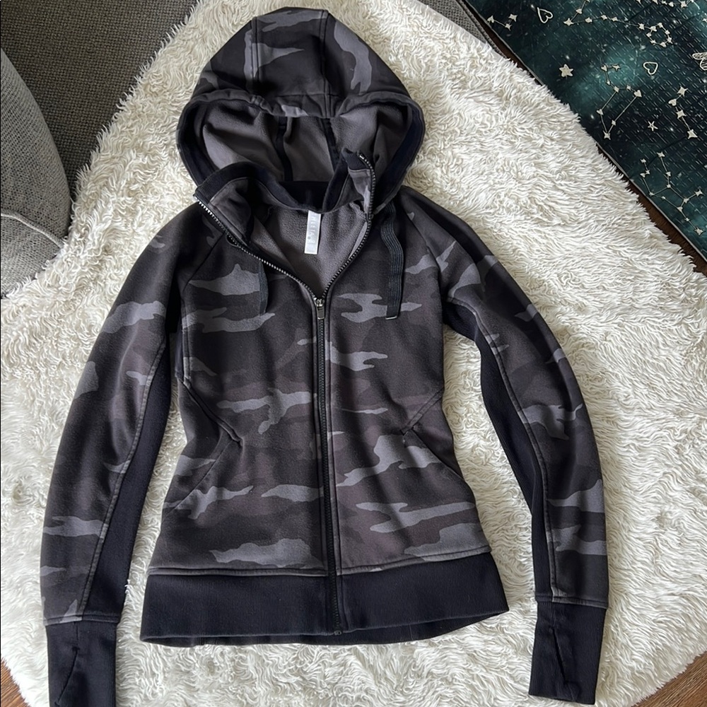 Athleta Gray Fitted Graphic Hoodie
